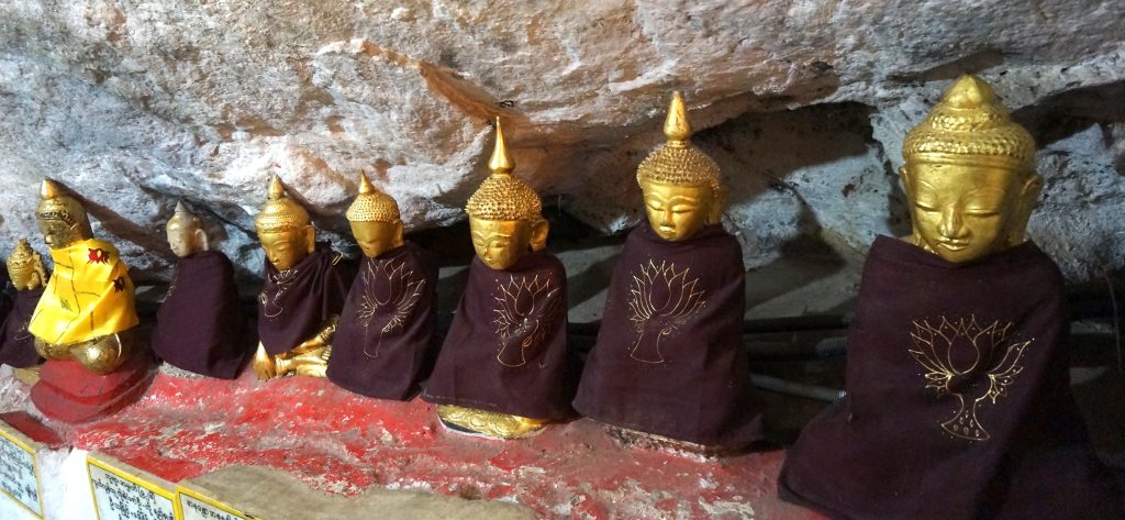 Grotte de ShweOoMin - Birmanie (photo Anne)